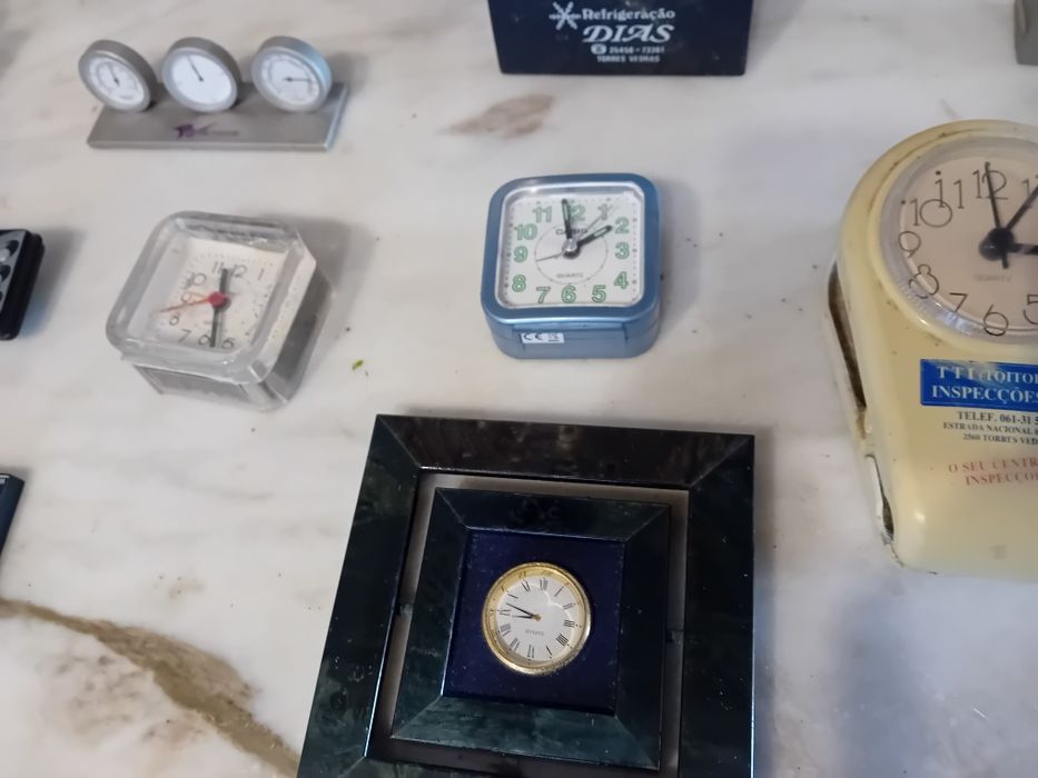 Conjunto de Relógios Diversos