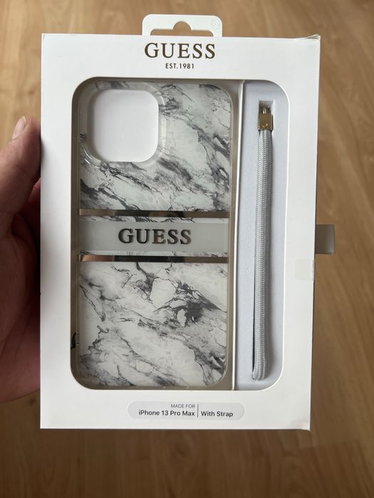 Etui marki Guess do iPhone 13 Pro Max + zawieszka