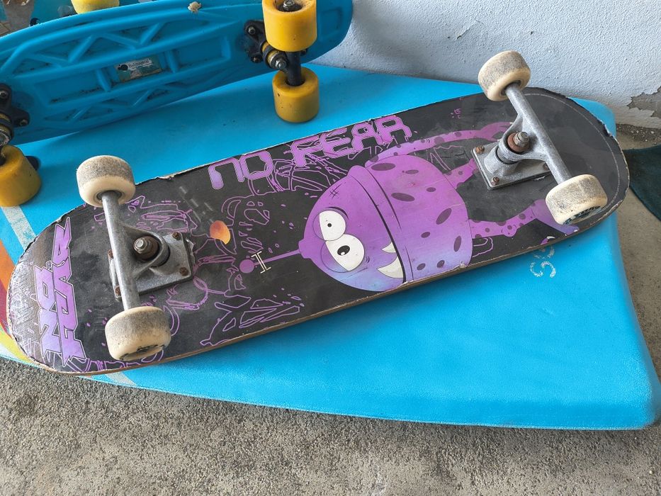 2x Skates + trotinete + capacete