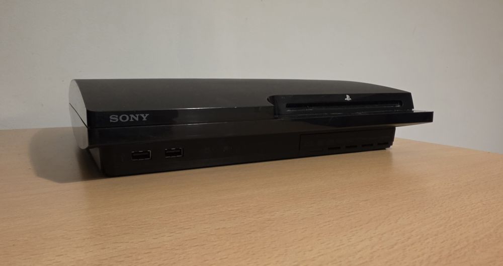 Playstation 3 Slim 250gb + Comando + Jogo