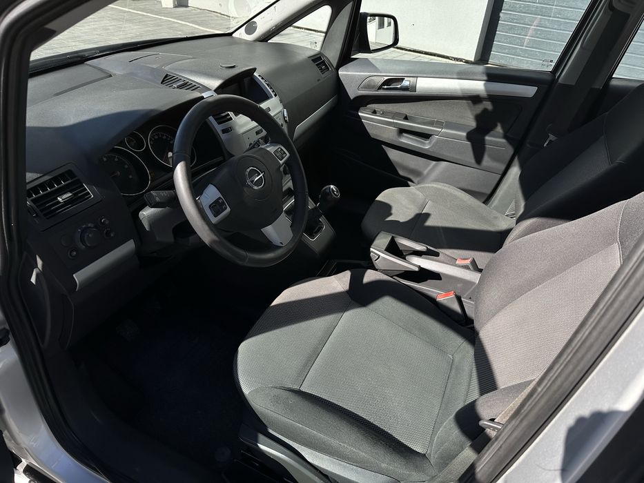 Opel zafira 2014року