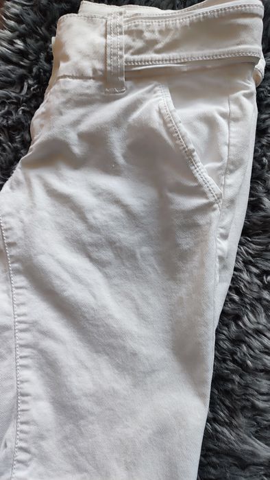 Spodenki białe Bershka