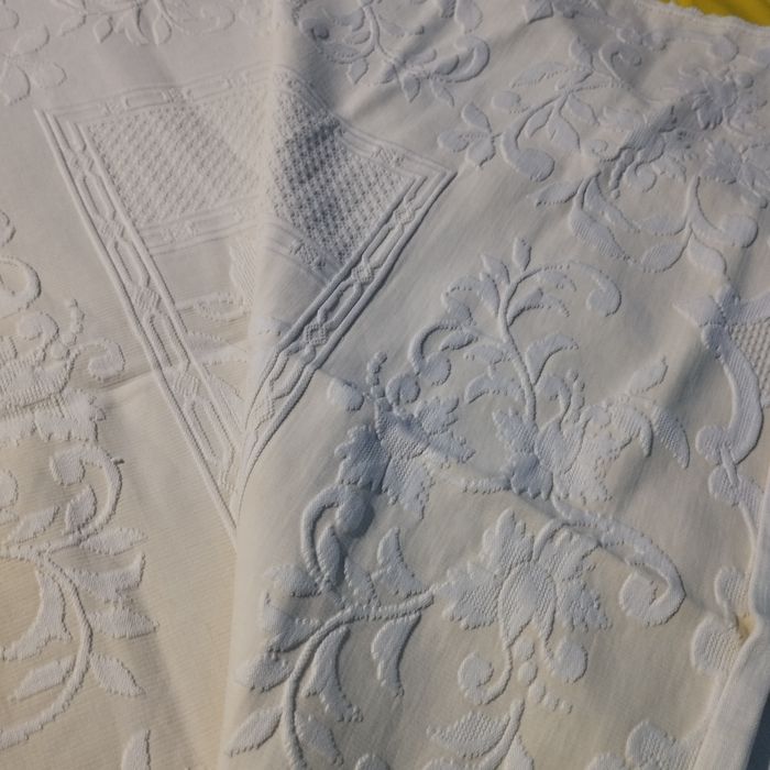 Colcha de pano com relevos