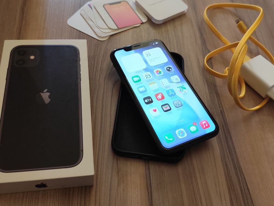 Bardzo zadbany iPhone 11 64GB szkło hartowane,  77% bateria