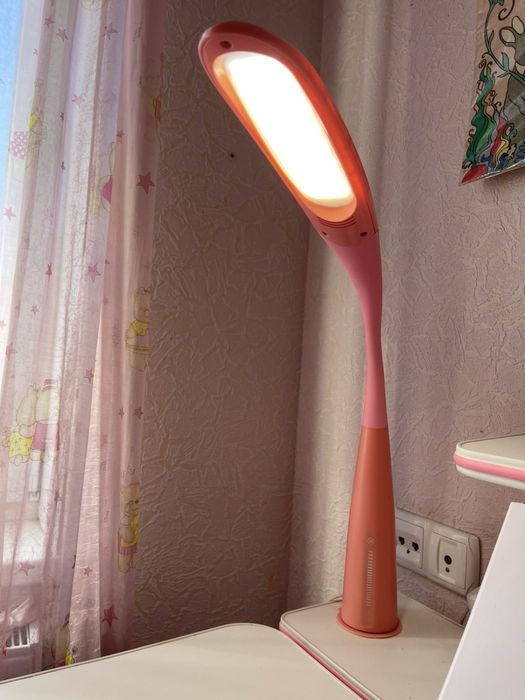 Продам парту артопедическу