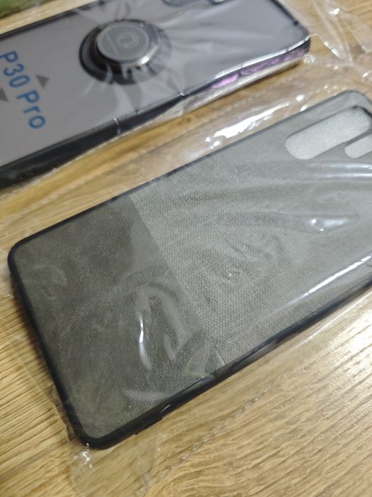 Zestaw Etui/plecki  do Huawei P30 pro pierścienie magnetyczny.