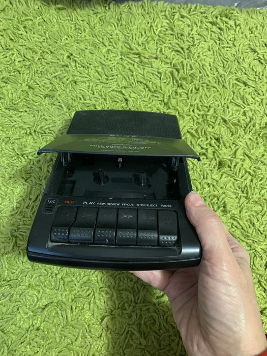 Магнітофон касетний