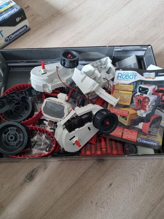 Zabawka naukowa ROBOT do samodzielnego montażu.