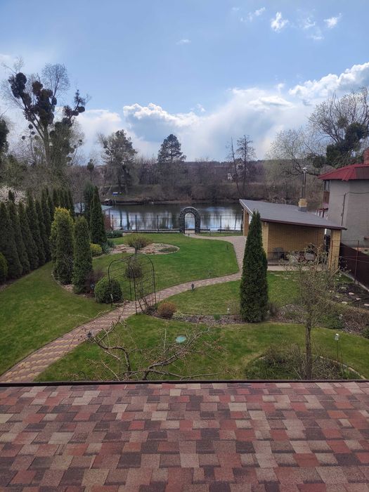 Продаж сучасного заміського будинку з виходом до річки Вільшанка!