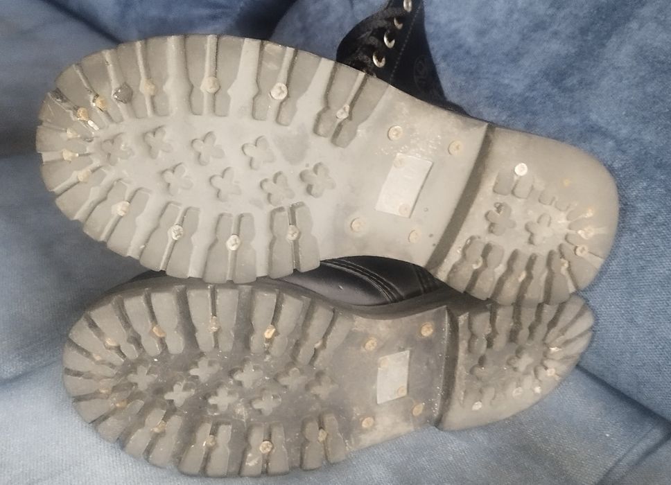 Sprzedam w dobrym stanie glany Steel roz.38