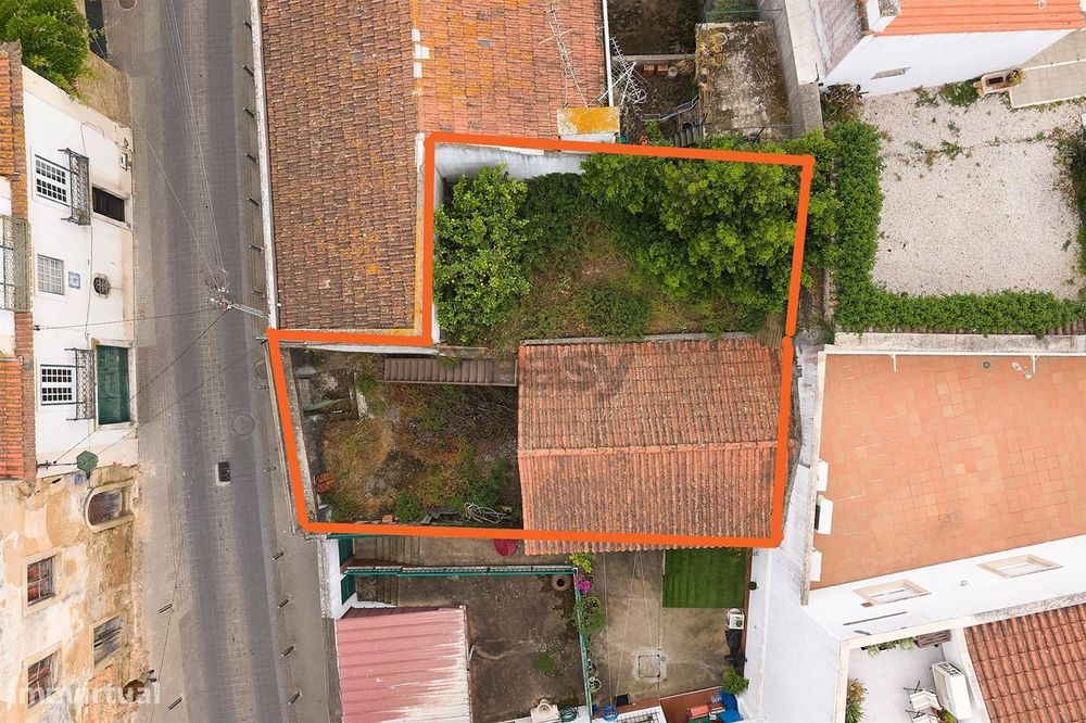 Imóvel para Remodelação total no centro Histórico do Cartaxo