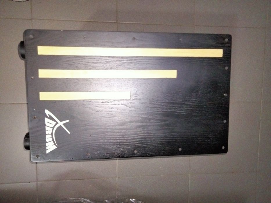 Cajon preto e saco almofadado64585056360322122