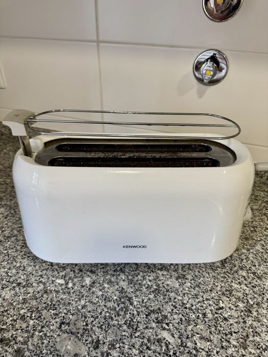 Torradeira branca KENWOOD TTP230