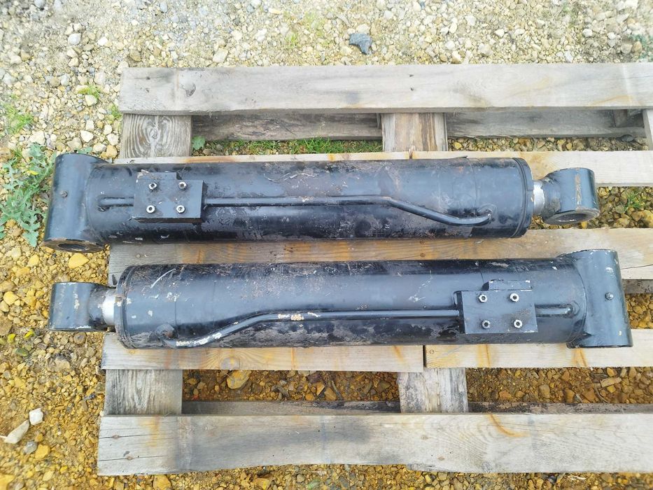 Siłownik podpory do koparki kołowej MRT 2145 EASY