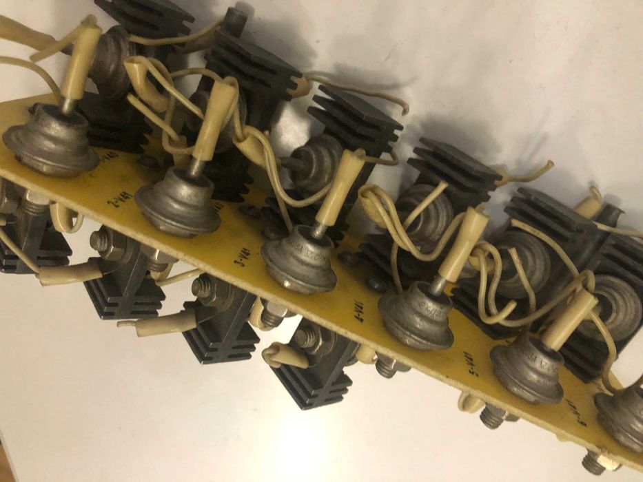 Продам диоды выпрямительные  КД 203 А   СССР