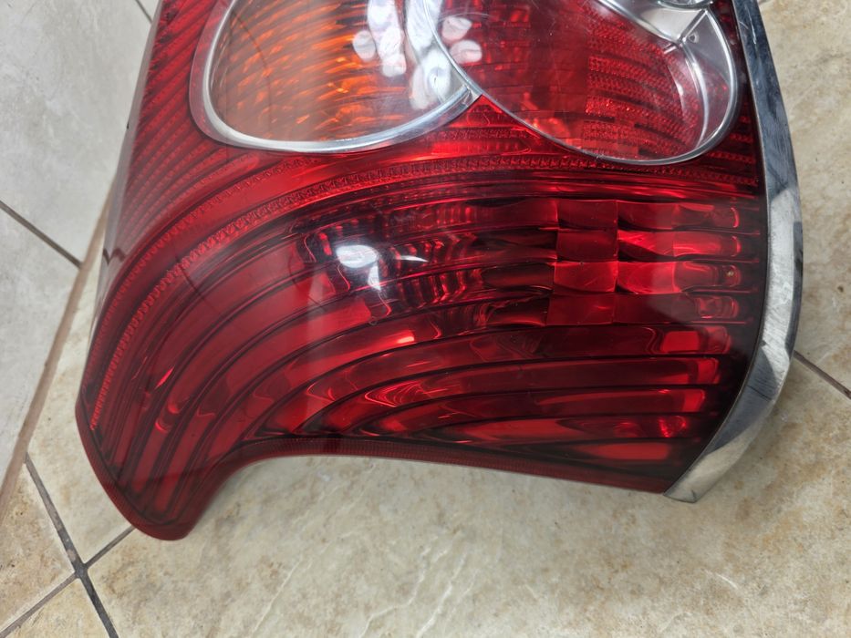 Toyota Avensis T25 hatchback lewy tył wysyłka OLX