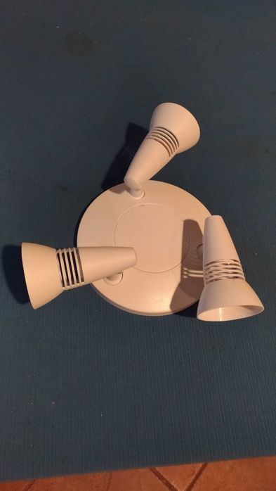 Candeeiro Novo,  Material Leve, Otimo para Caravana ou Auto-Caravana