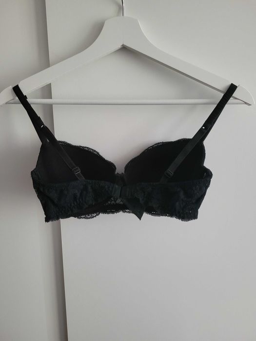 Intimissimi biustonosz balkonetka Sofia czarny koronka stanik 70C