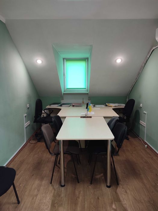 здам в оренду офіс з меблями у ТЦ ВУЛИК