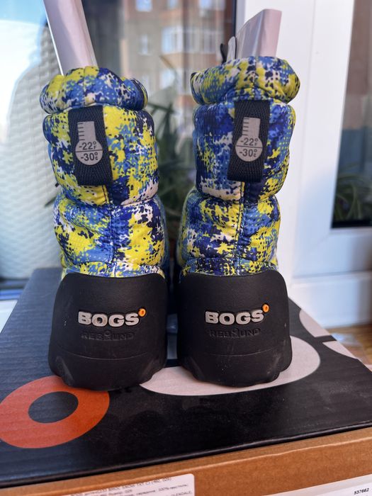 Продам зимові чобітки Bogs 29р