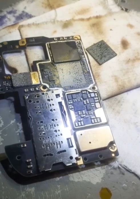 Ремонт телефонів, перекатка мікросхем телефона (реболинг)