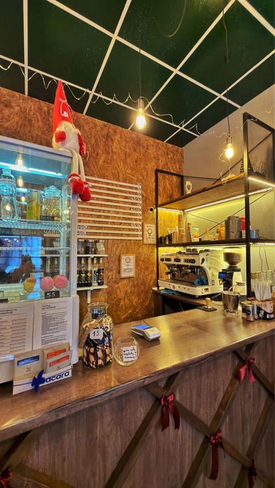 Продаж Кавʼярні, Старе місто (бізнес)