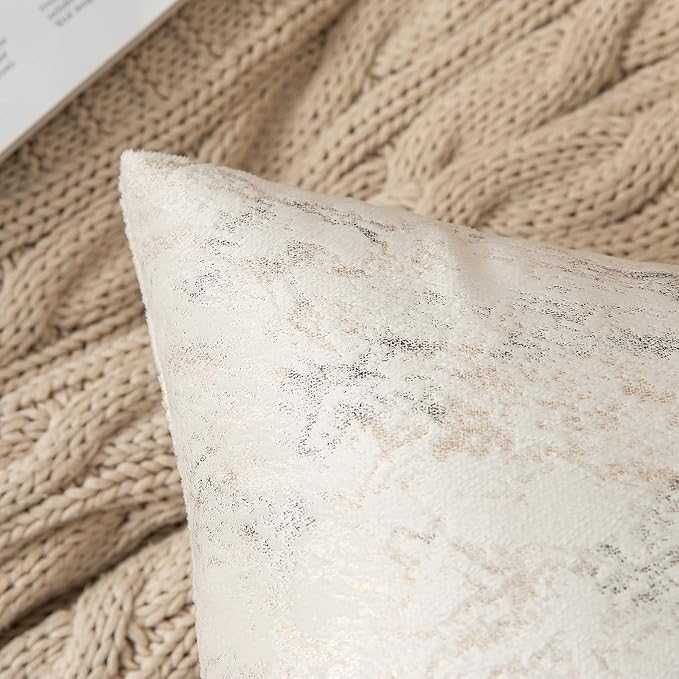 Poszewki welurowe 50×50 cm kremowe, marmurkowe – zestaw 2 szt.