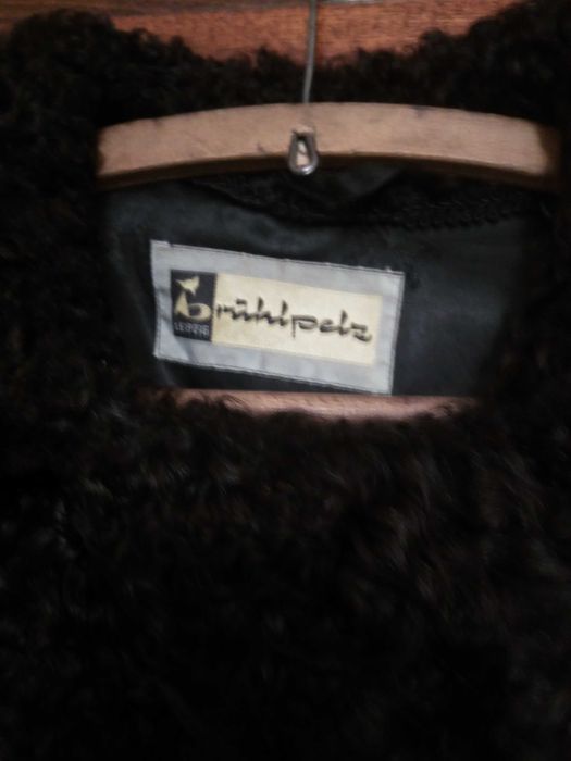 Шуба натуральная черная  б/у