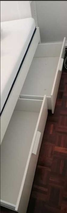 Cama de casal Brimnes (Ikea) com arrumação/gavetões e cabeceira, 160 x 200cm
