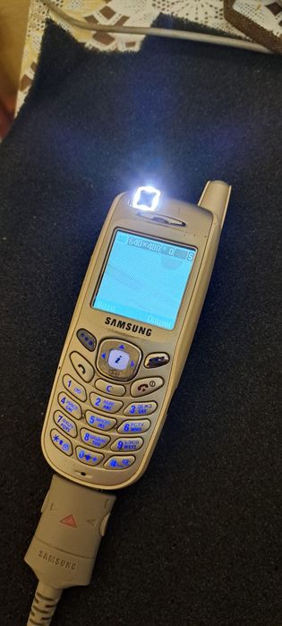 Мобільні телефони samsung x600 2 штуки