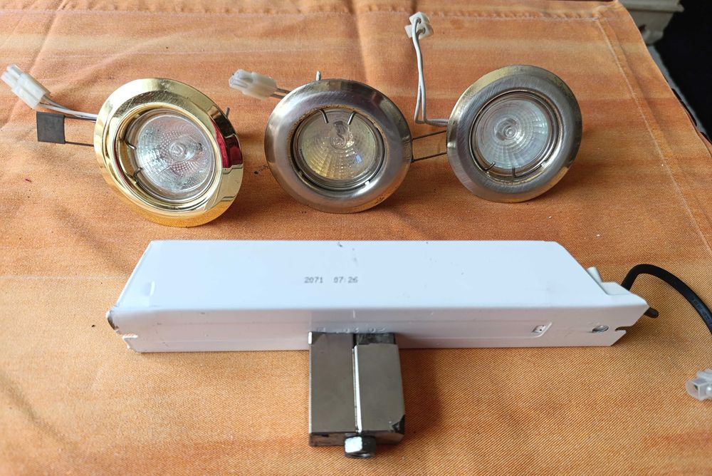 Transformador Segurança 220-12 V FLT + 3 projetores compl. halogénio64172183178882120