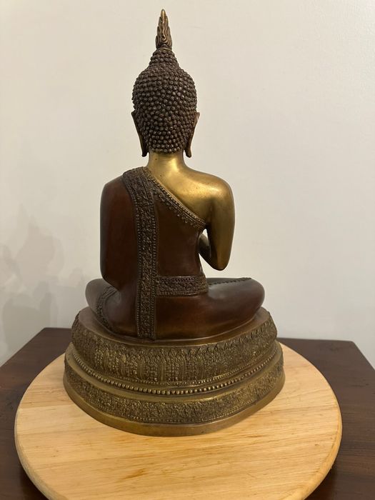 Estátua Buda de Bronze