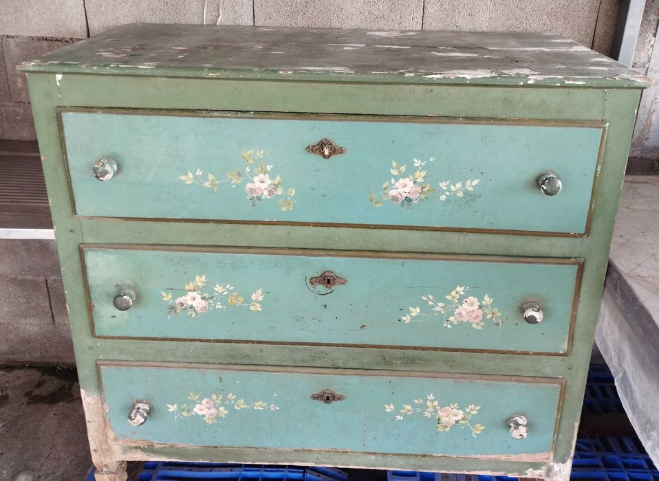 Cómoda antiga em pinho, estilo Neoclássico/Biedermeier