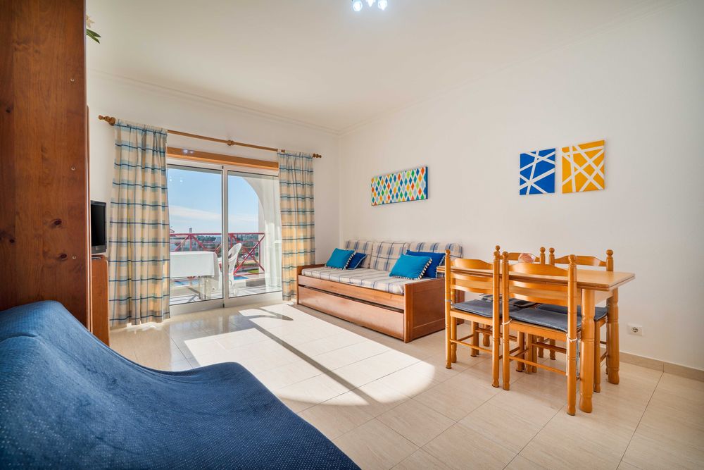 Apartamento T1 com Vista Mar e Piscina perto da Praia