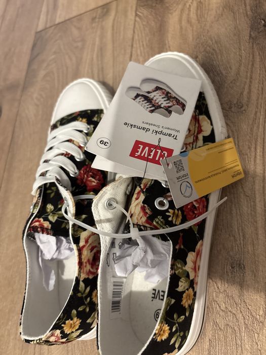 Sprzedam Nowe Trampki