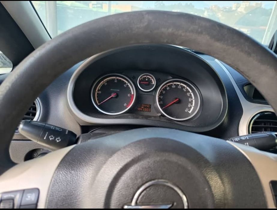Opel corsa D 2008