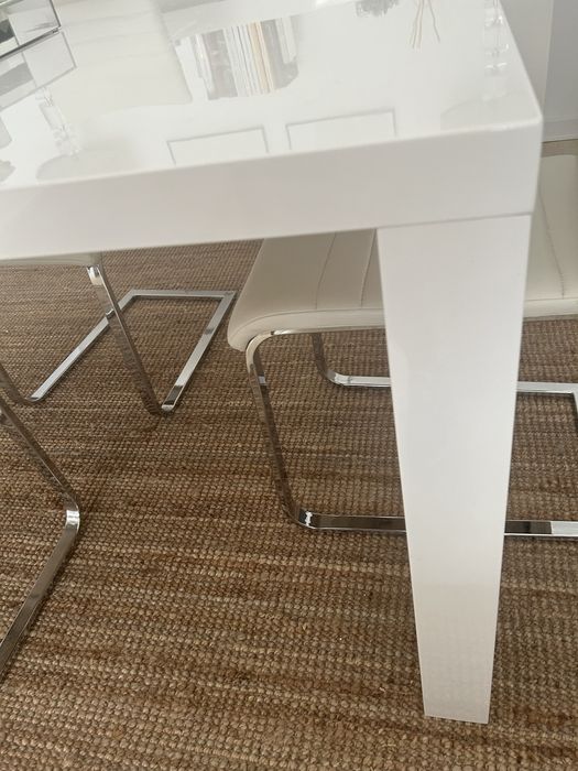 Mesa de jantar moderna