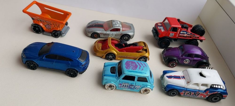 Машинки Hot wheels хот вілс