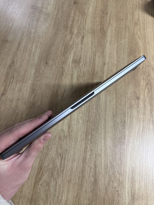 2020 MacBook Pro 13’ Space Gray — M1/8GB/256GB — Батарея: 100%