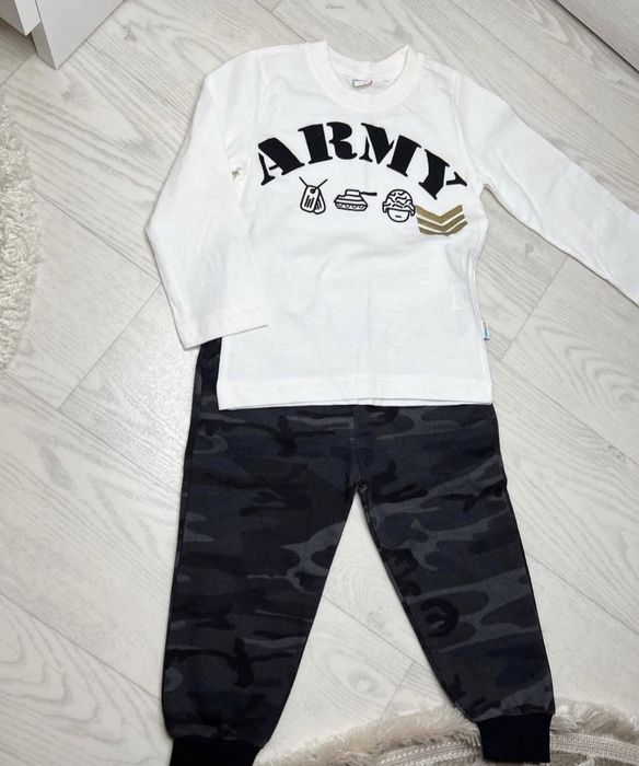 Костюм тройка на мальчика 2-3 годика