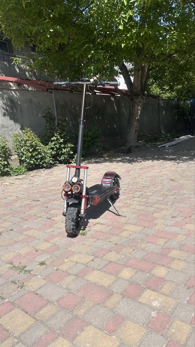 Електро самокат Giant m11