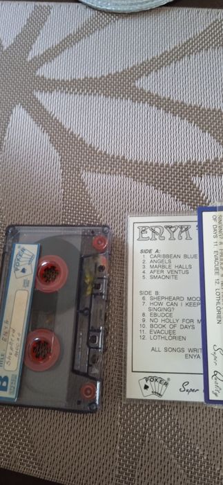 Kaseta MC-Enya -Sheperd moons
