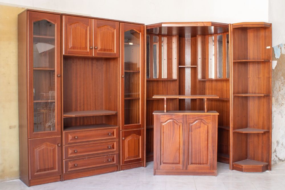 Conjunto de Bar em Madeira de Mogno