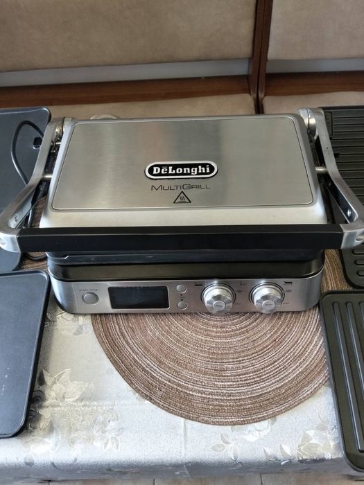 Гриль Delonghi з 3-ма змінними насадками