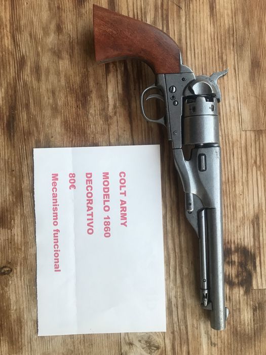 PEÇA Decorativa - Revólver Colt Single Action-Peacemaker NÃO funcional