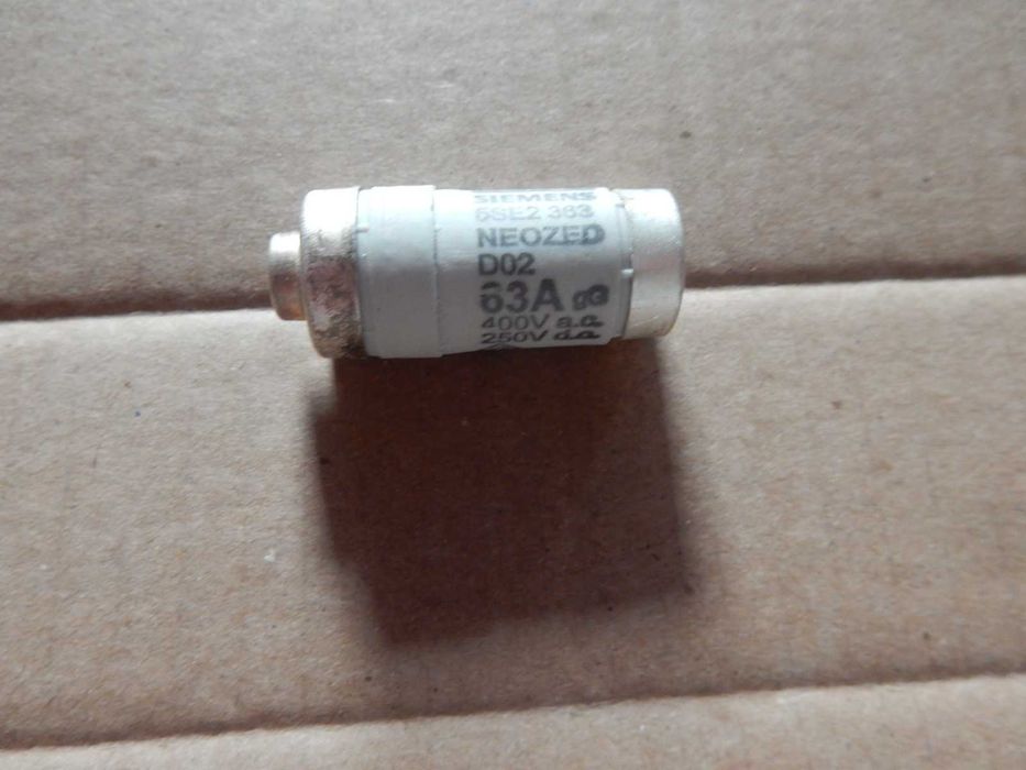 Siemens bezpieczniki Neozed 63A 6SE2; 100A 500AC/250DC NH000 3NA7 830
