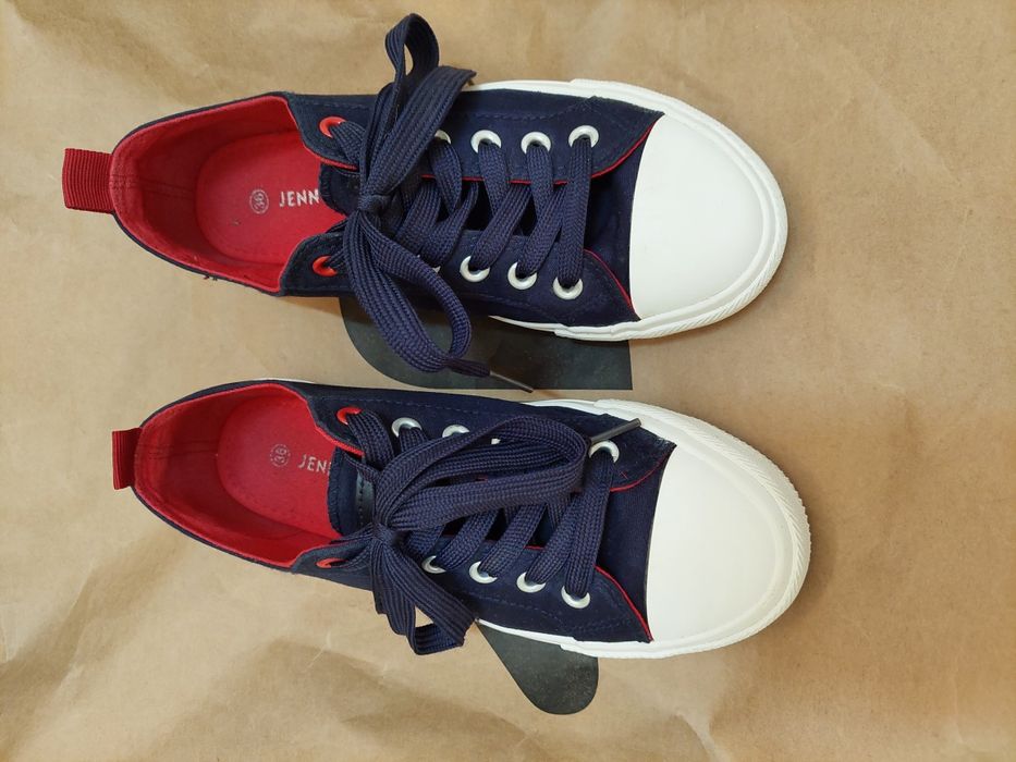 Trampki dziewczęce r.36