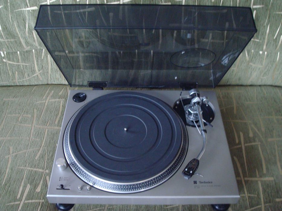 Продам проигрыватель пластинок Dual CS 1228