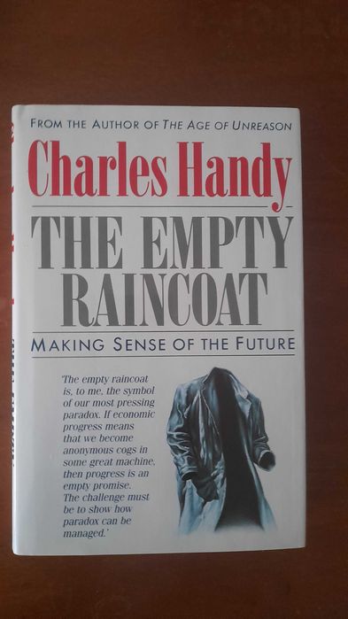 Livro INGLES The Empty Raincoat Capa Dura