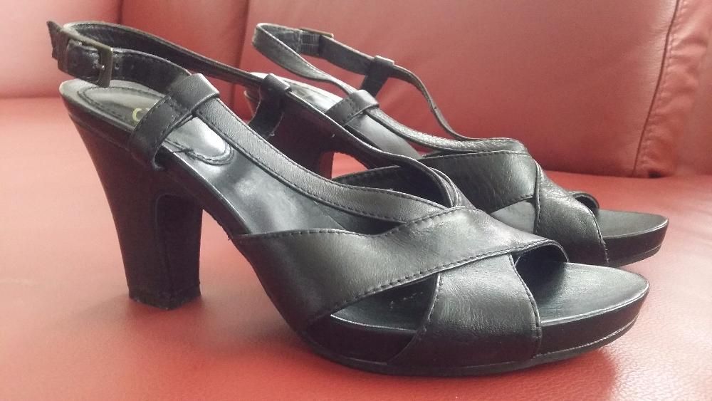 Buty sandały Clarks na platformie skóra 39 (6) i 40 (6,5) stan idealny